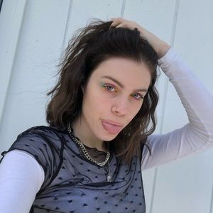 Meet your Posher, Eden